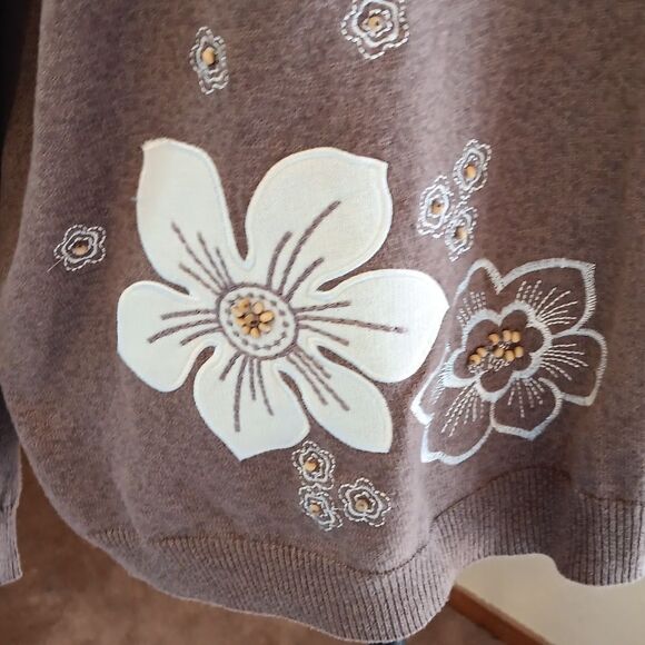 Alfred Dunner Flowered Sweater. Coastal Grandma. Floral, Neutral - Picture 3 of 10